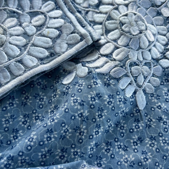 Blue Floral Tunic with white embroidery - Picture 4 of 10